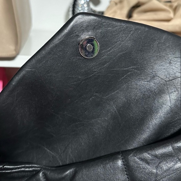 AUTHENTIC Saint Laurent Black Quilted Leather Shoulder Bag - Picture 5 of 9